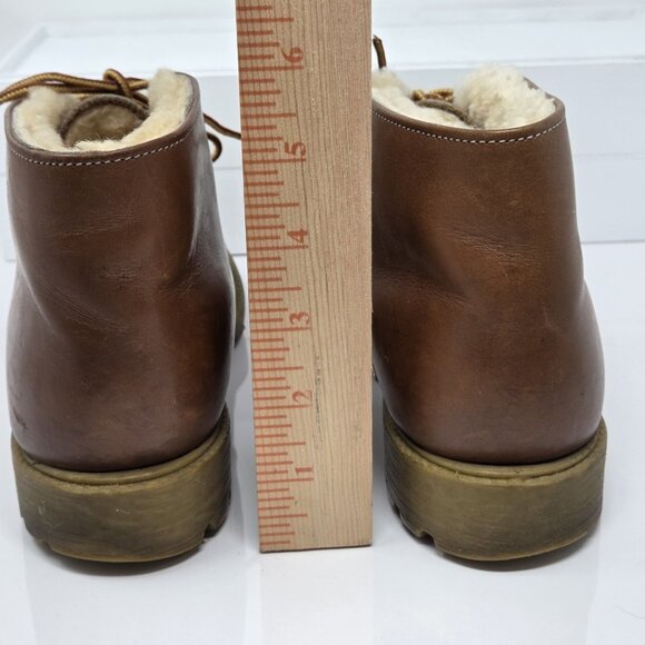 Vtg Timberland Womens 6.5 USA Brown Leather ankle Boots Sherpa Oil Resistant - Picture 9 of 10